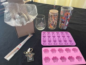 Dog lovers! Brand new Glass Tumblr with glass straw, & new coffee Tumblr, new doggie chopsticks, molds for dog treats, 1 new pet Sitter Disney keychai
