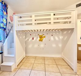 Used Catalina Loft Bed ! You’ll love it.🥰