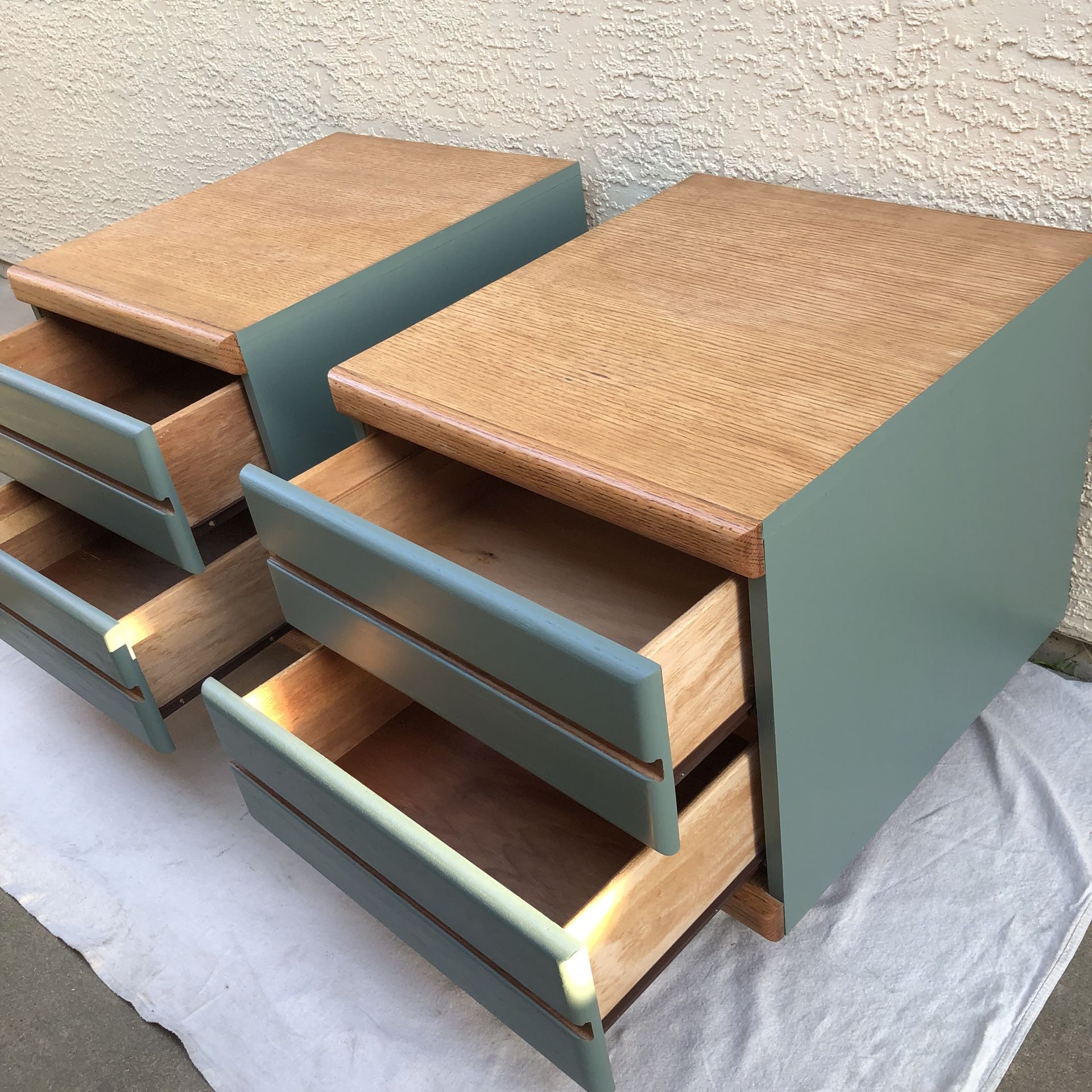 Night Stands /Buros De Noche/ Small Dressers 