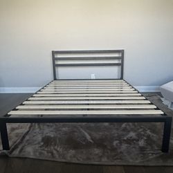 Zinus Queen Bed Frame With Head Board