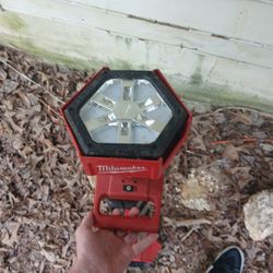 Milwaukee Light M 18