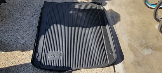 2022 Audi A6 Cargo MAT