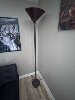 Corner tall standing lamp
