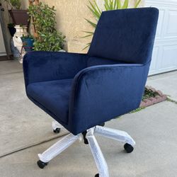 Brand New. Midnight Blue Velvet Mid Century Modern Office Chair. Retails over $550. 