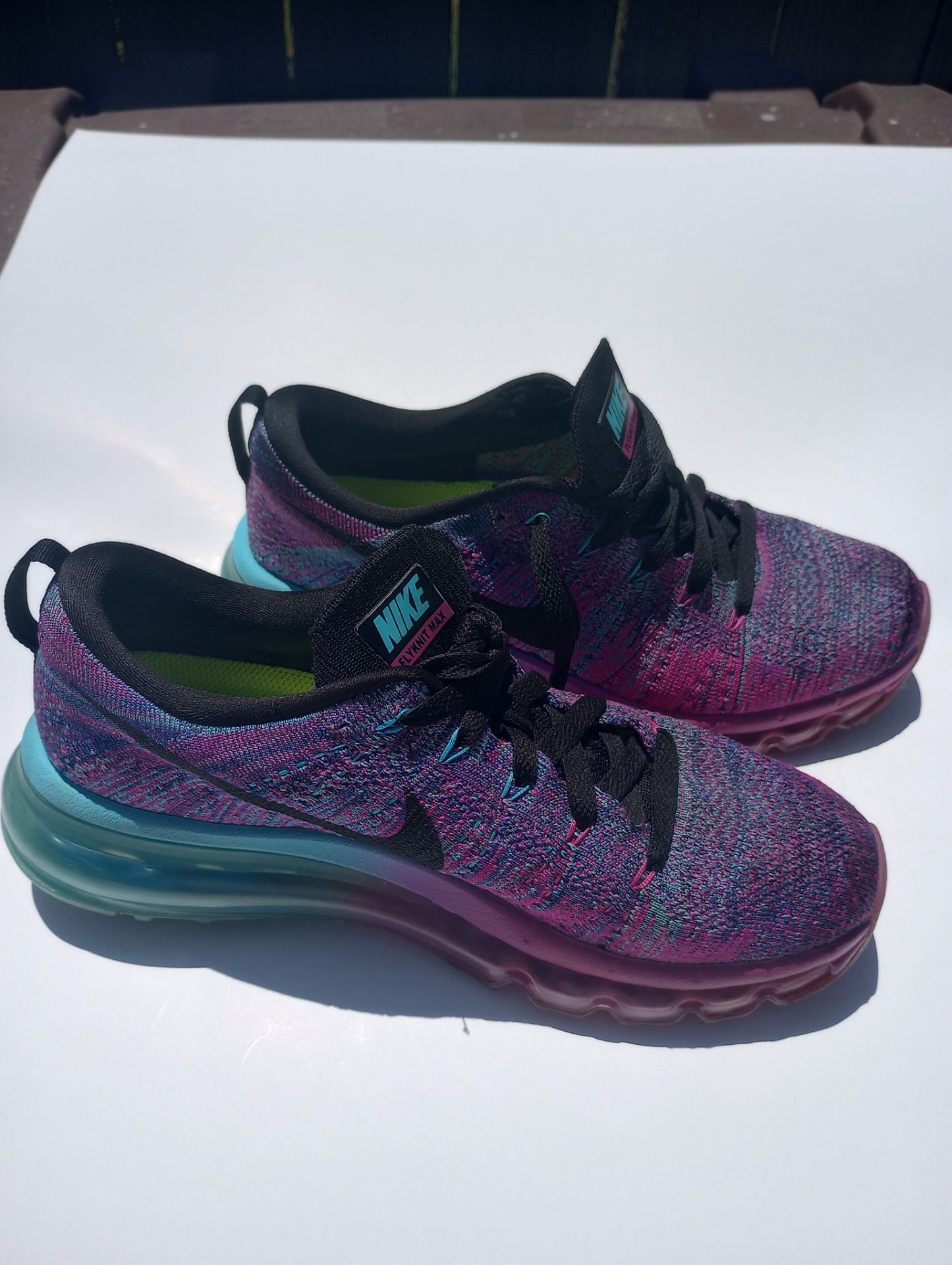 Nike Women's Flyknit Air Max Running Shoes. Size 7