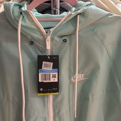 Nike  Médium Jacket $29