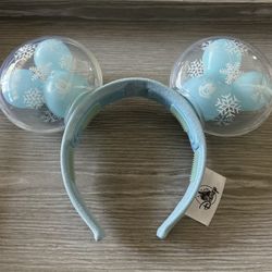 Authentic Disney Parks 2020 Christmas Mickey Snowflake Light Up Balloons Ears