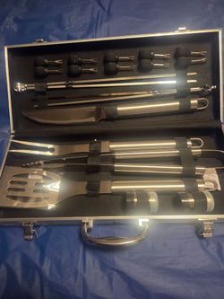 New in Stainless Steel Case, 21 pc Stainless Steel BBQ Grill Set.