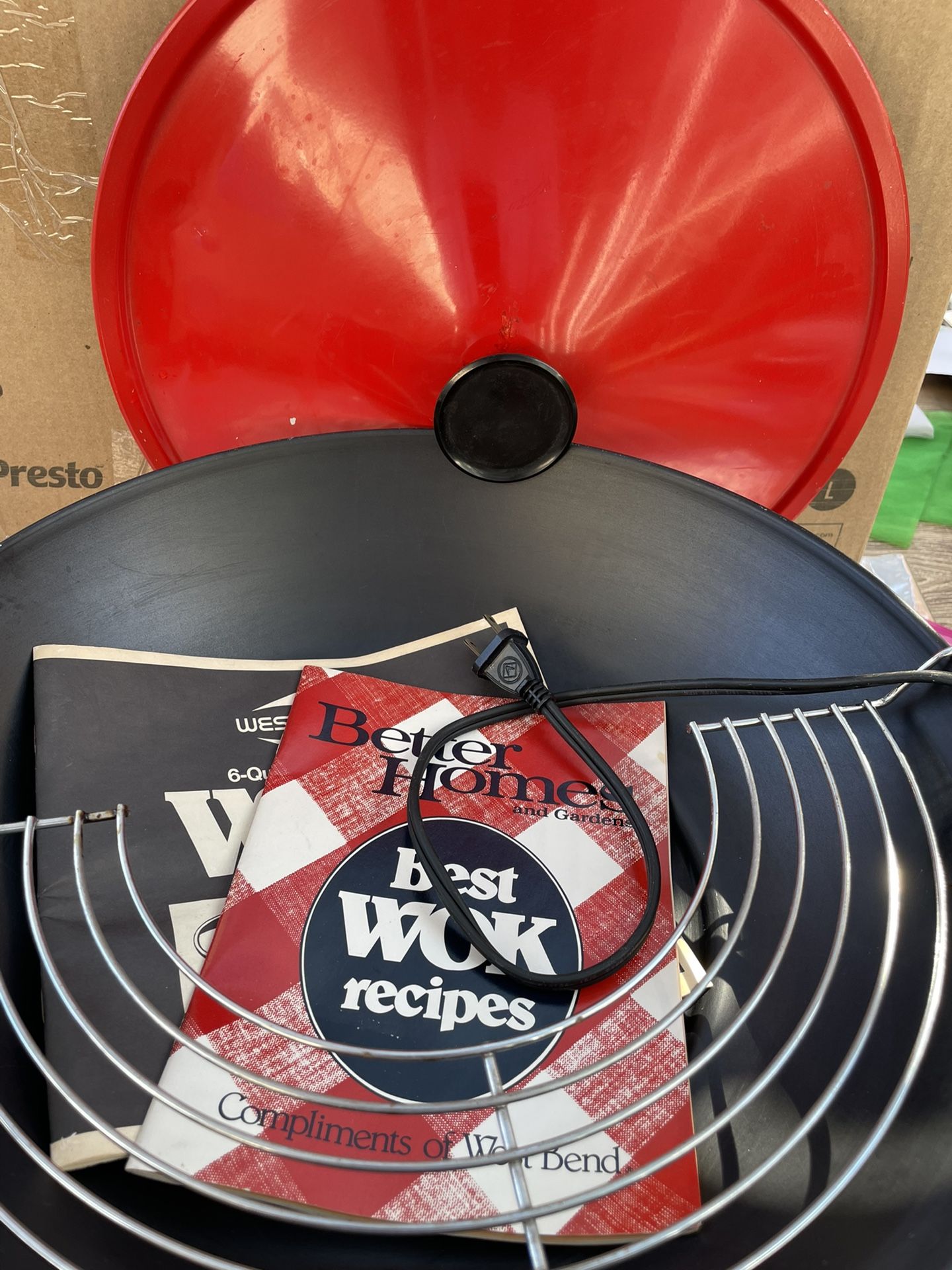 Vintage West Bend Non Stick Electric Wok Red Model # 79525