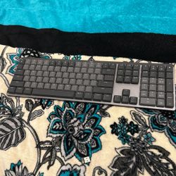 Logitech MX Mechanical Keyboard (Bluetooth And USB)