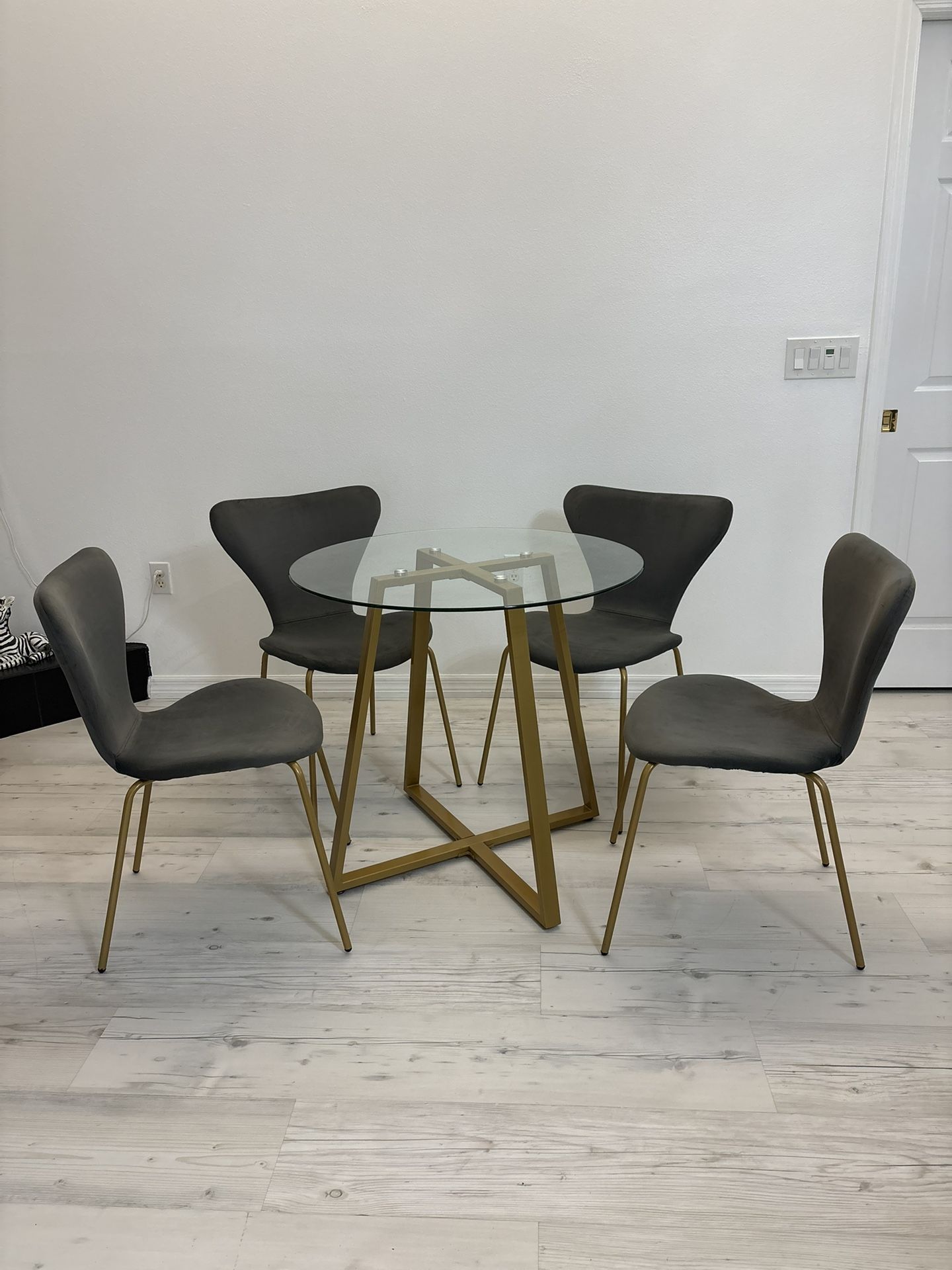 Dining Table With 4 Chairs