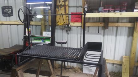 SE VENDE ASADOR ESTILO ARGENTINO