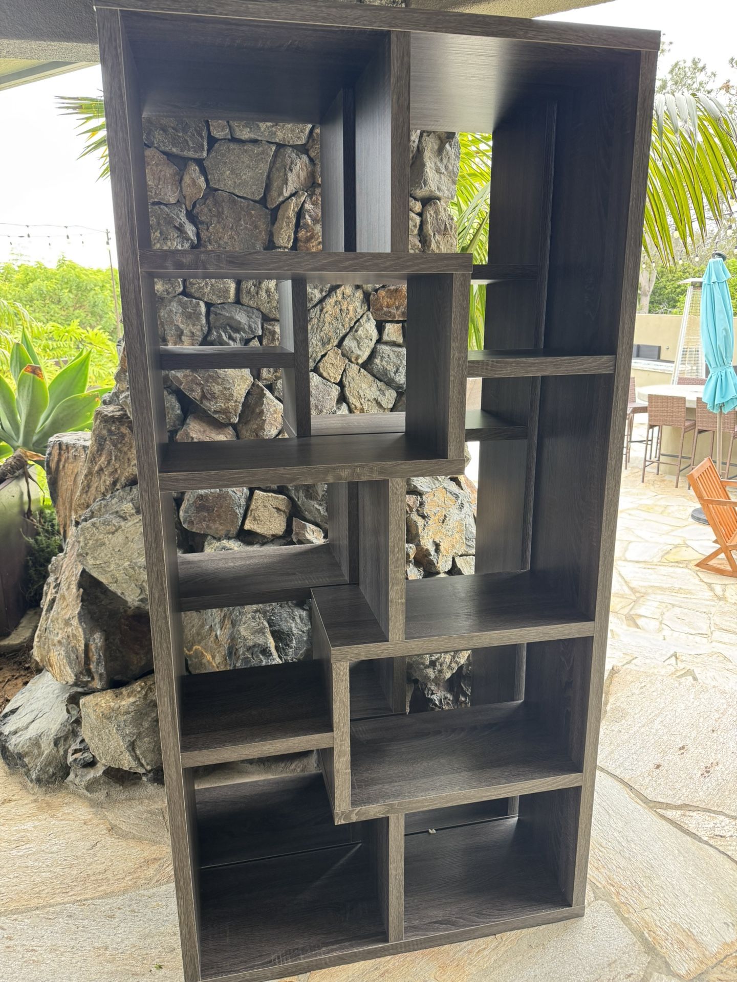 2 Bookshelves