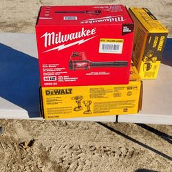 Milwaukee

M12 12V Lithium-lon Cordless
Compact Spot Blower
(Tool-Only)