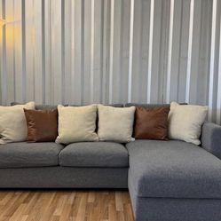 Modern  Sectional Sofa with Chaise & Hidden Storage  $500 or best offer