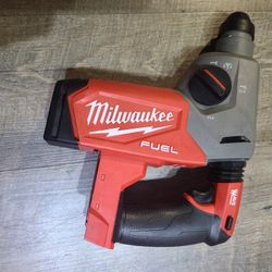 Milwaukee
M18 FUEL 18V Lithium-Ion Brushless Cordless 1 in. SDS-Plus Rotary Hammer (Tool-Only)