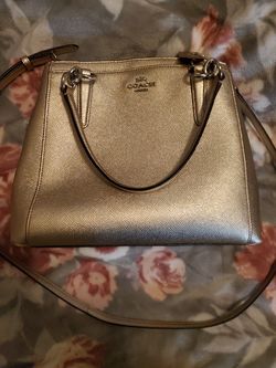Like new coach purse. Used 1 time, perfect condition. Perfect for fall! $95.00 I paid 278.00 for it.