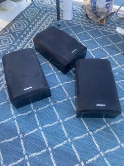 Onkyo Shelf Or Wall Mount 12x6in Speakers X 4 