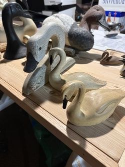 Swan Figurines
