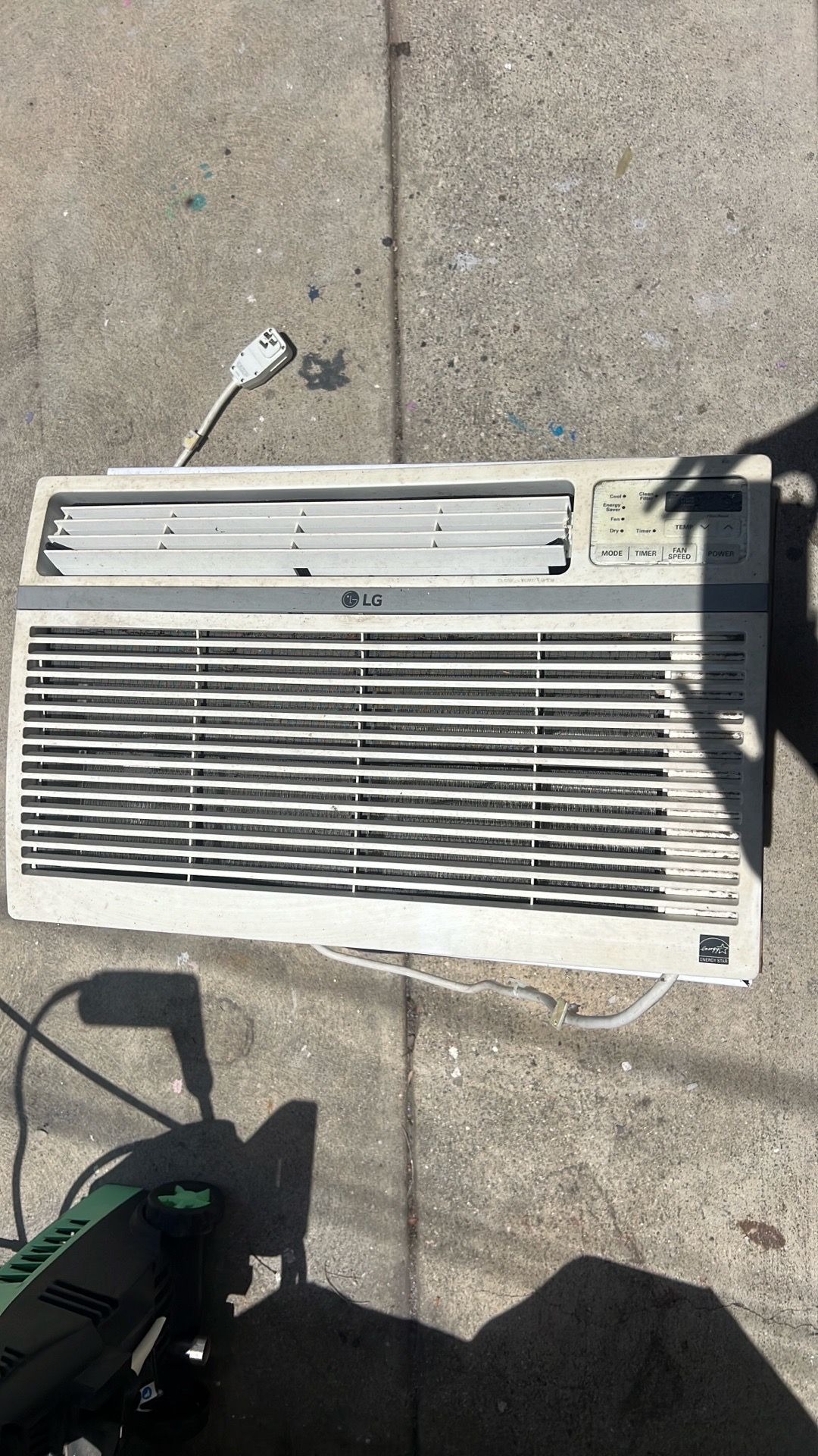 LG AC 12,00O BTU WINDOW UNIT