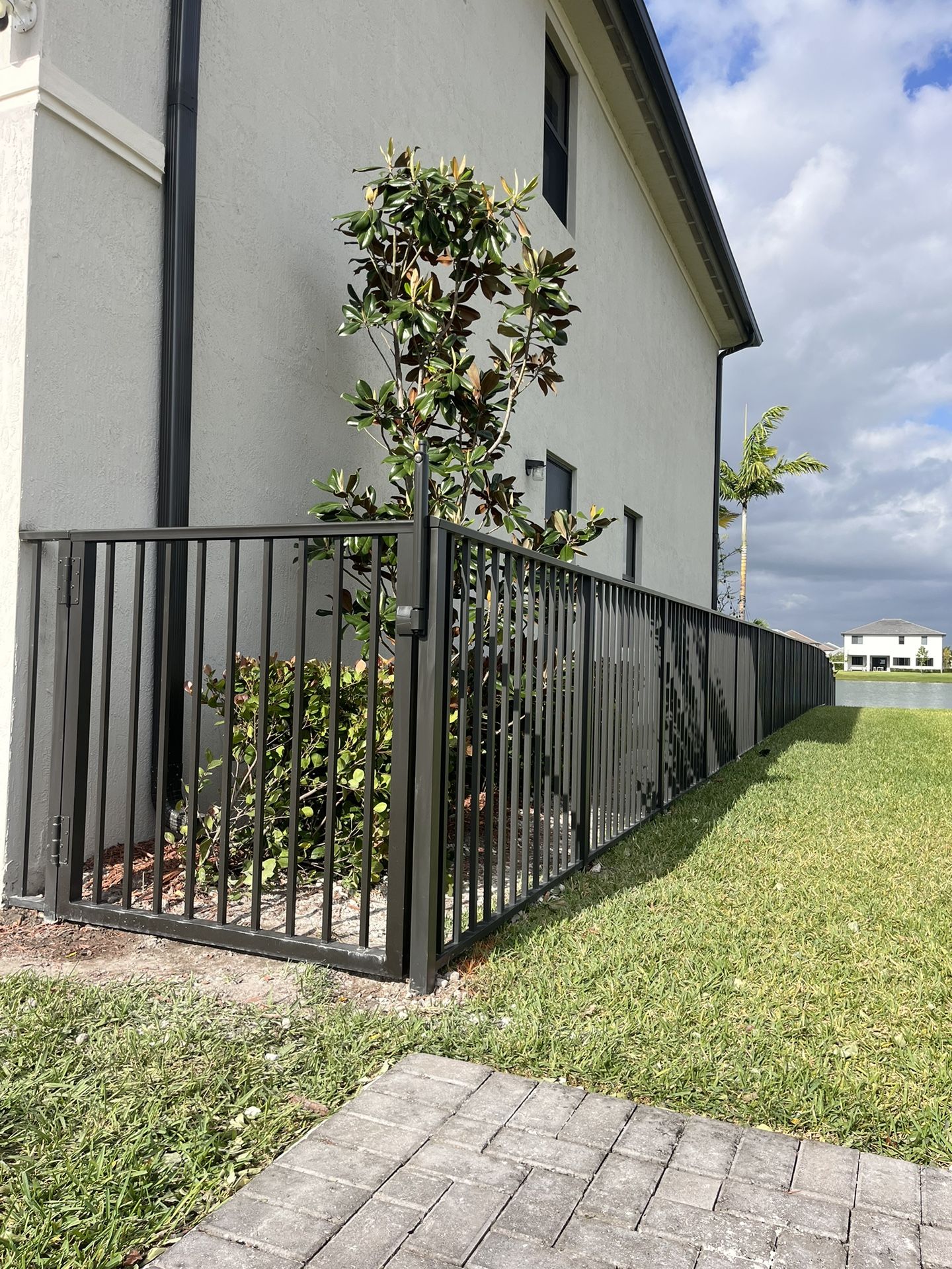 Aluminum picket fence