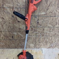 Black and Decker Plug In Weedeater Trimmer