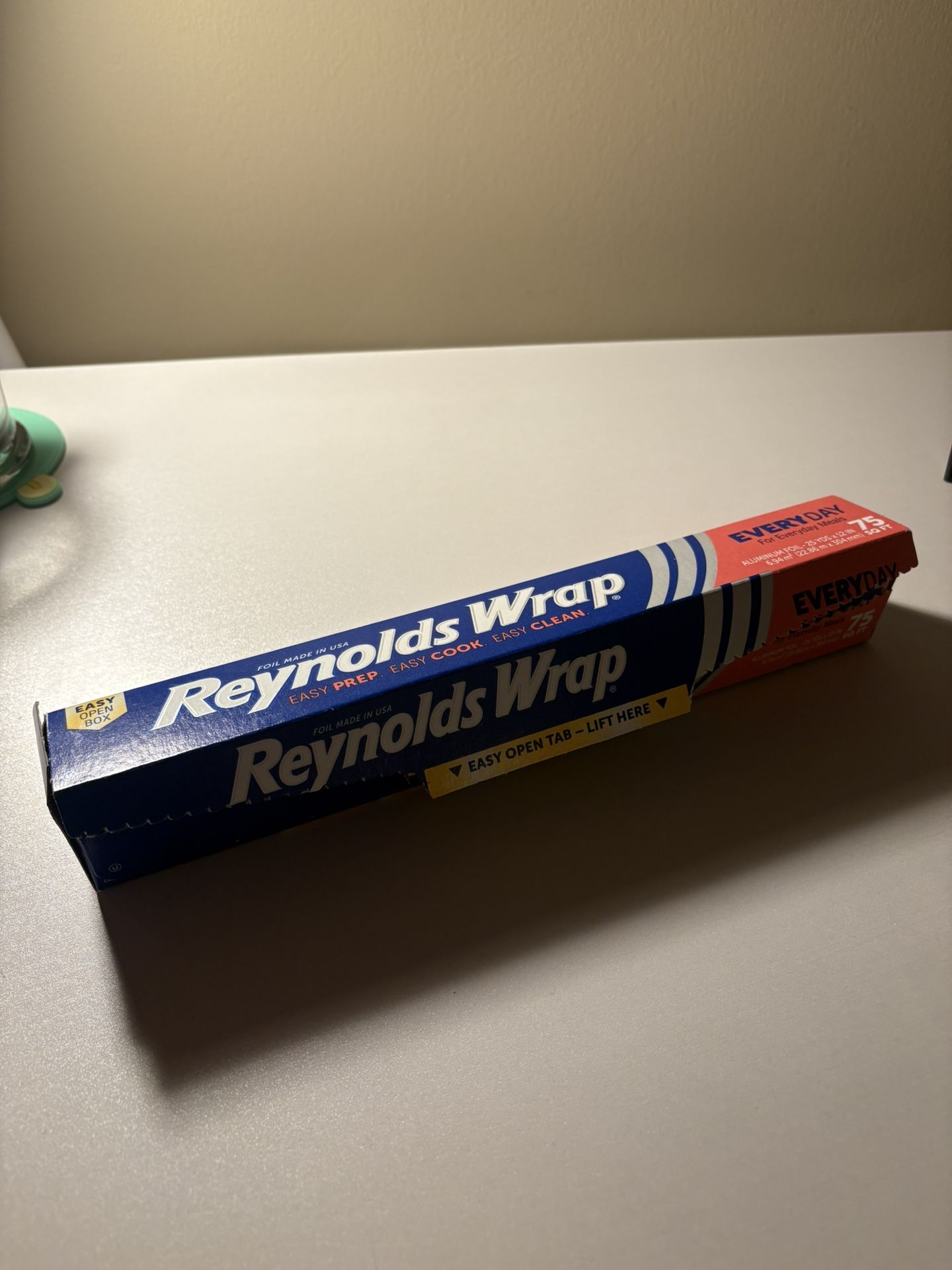 Reynolds Wrap Standard Aluminum Foil, 75 Sq Ft