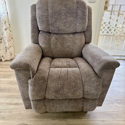 La-Z-Boy Manual Rocker Recliner – Grayish Beige w/ Wood Handle