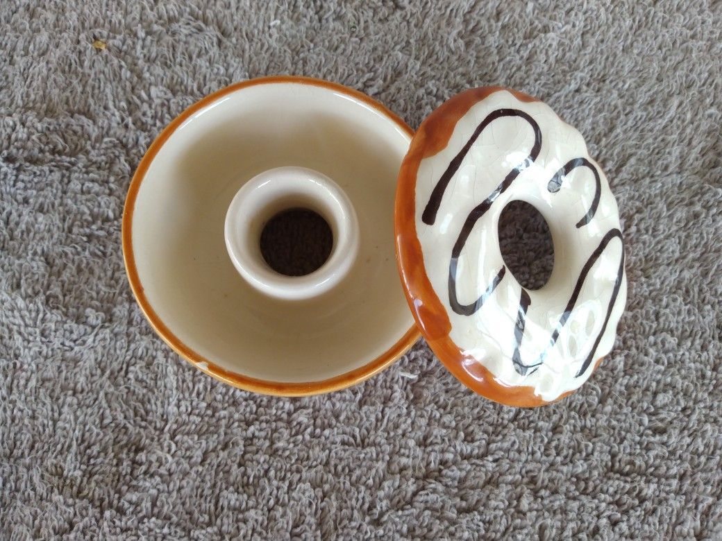 Ceramic donut ring trinket box