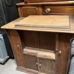 Vintage Sewing Machine With Desk / Cabinet