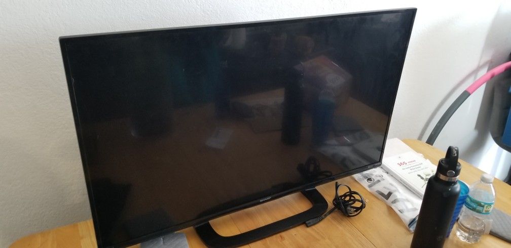 Sharp TV 35"