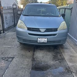 2004 Toyota Sienna