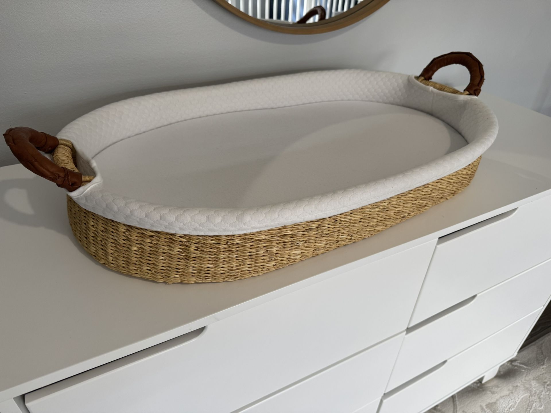 Design Dua Changing Table