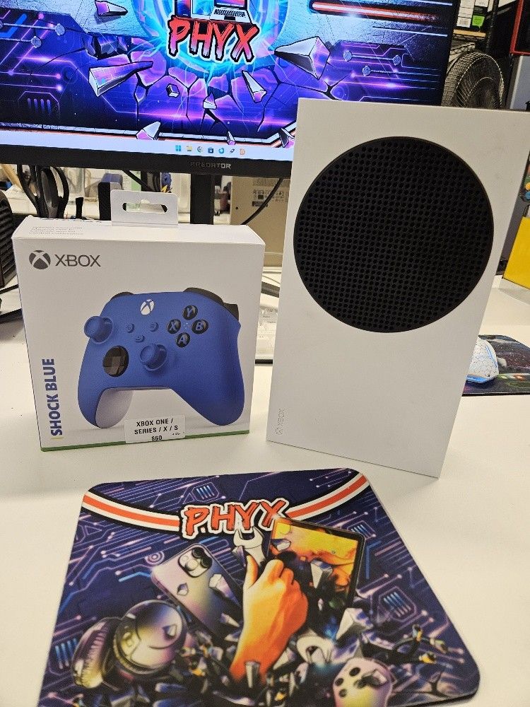 512GB Xbox Series S 1517 w/ Controller $295