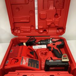 MILWAUKEE 2801-20 M18 18V Brushless 1/2” Compact Drill/Driver Kit with 2.0 Ah Battery