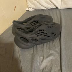 Yeezy Black Onyx Adidas Foam Runners Size Men’s 9.5