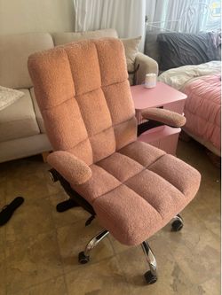 Pink Bouclé Teddy Office Chair – Adjustable & Super Comfy
