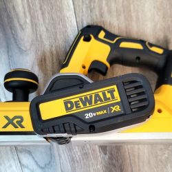 DEWALT 20V MAX Planer, 30,000 Cuts Per Minute, 2 mm Cut Depth, Brushless Motor, Bare Tool Only (DCP580B)(BRAND NEW)