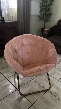 Emma + Oliver 38" Oversize Portable Faux Fur Folding Saucer Moon Chair for Dorm and Bedroom, Blush Faux Fur/Soft Gold Frame