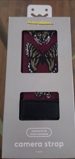 heyday™ Butterfly Camera Strap in Dark Purple / Maroon