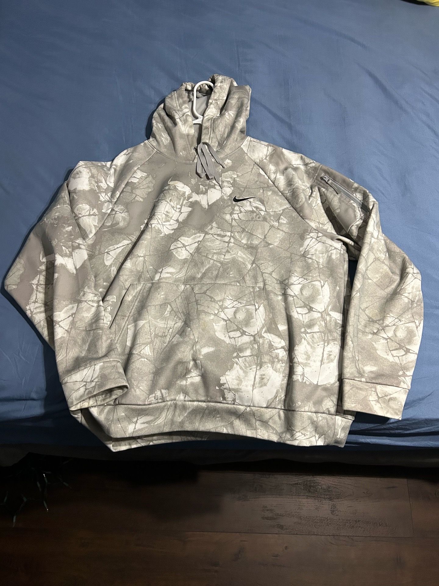 Nike Hoodies + Gundam Button Up👕