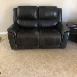 Fine Quality Leather Sofa Set