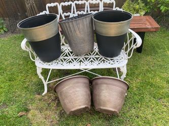 Set of 5 planting pots planters medium size clean good condition with drainage holes