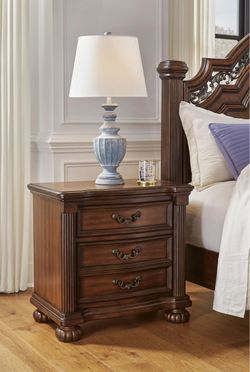 Lavinton 29" 2 Drawer Nightstand