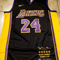 Los Angeles Lakers Jersey Kobe Bryant 