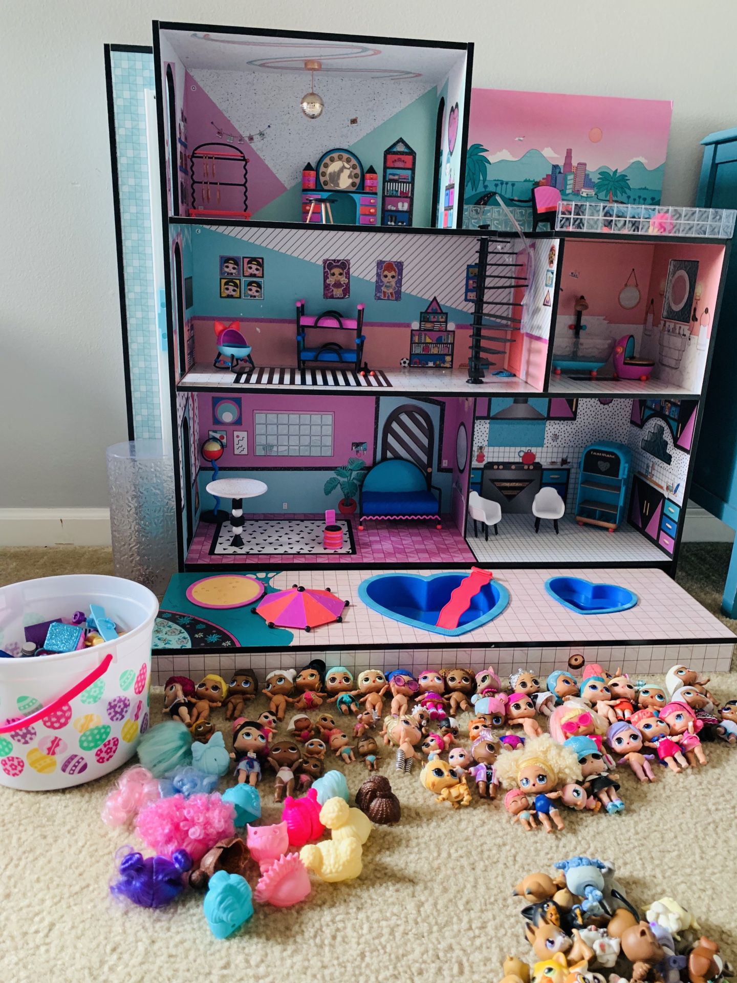 LOL Dollhouse, 50+ Dolls, Tons of accessories