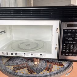 Microwave With Air vent 