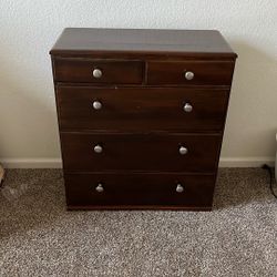 Solid Wood Dresser – 3 Large Drawers, 2 Small 