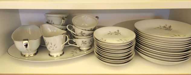 Mid-century Fine China service for 12 w/additional  serving pieces