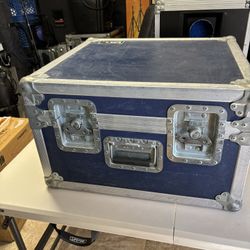 Road case for mixer board